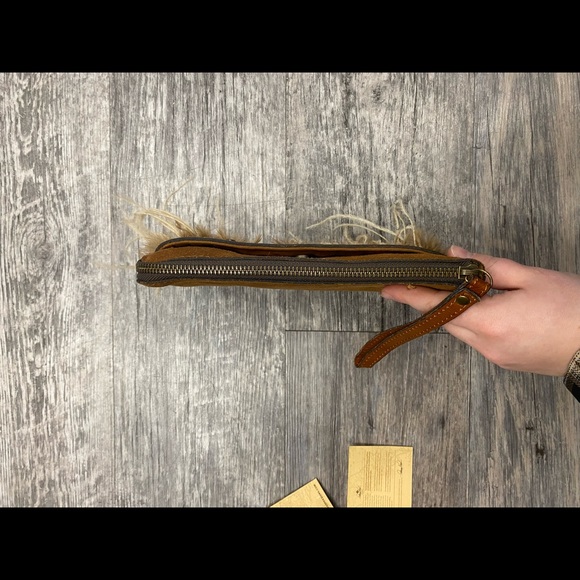 Patricia Nash wristlet - Picture 4 of 6